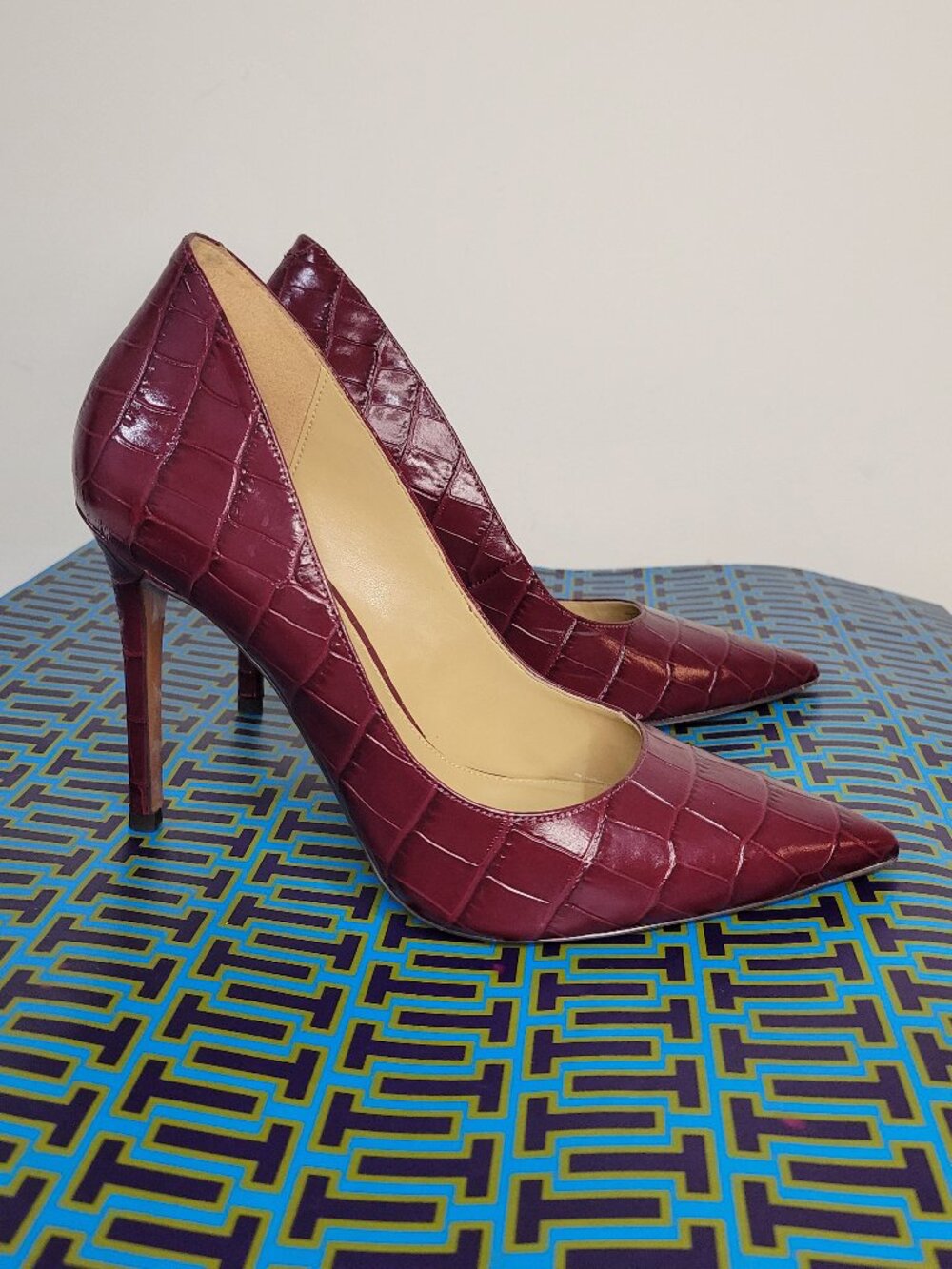 Michael Kors Leather Croc Stiletto Heels Burgundy Sz 8.5 EXCELLENT